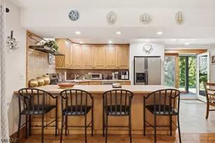 18 Metro Vista Dr, Hawthorne, NJ 07506 - Photo 32