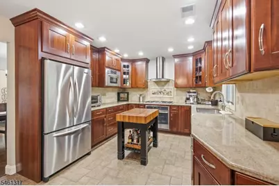18 Metro Vista Dr, Hawthorne, NJ 07506 - Photo 4