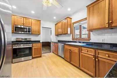 44 Walnut Cres #1, Montclair, NJ 07042 - Photo 4