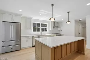 14 Maplewood Dr, Livingston, NJ 07039 - Photo 4