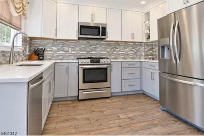 601 Tulsa Ct, Independence Township, NJ 07840 - Photo 4