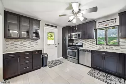 138 Rafkind Rd, Bloomingdale, NJ 07403 - Photo 10