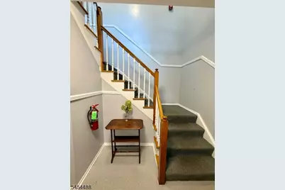 132 Claremont Rd #7B, Bernardsville, NJ 07924 - Photo 2