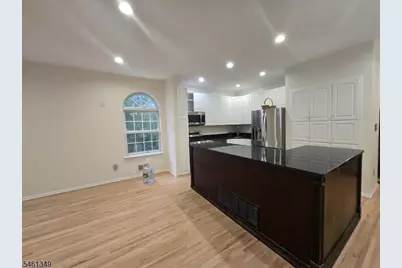 1098 Oakcroft Ln, Franklin Township, NJ 08873 - Photo 6