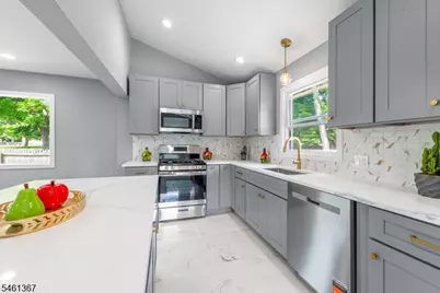 20 Corwin St, Roxbury Township, NJ 07847 - Photo 10