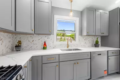 20 Corwin St, Roxbury Township, NJ 07847 - Photo 8