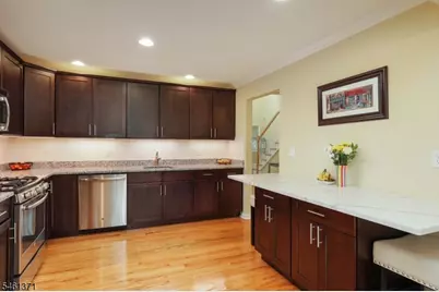 6 Harvey Ct, Clark Township, NJ 07066 - Photo 14
