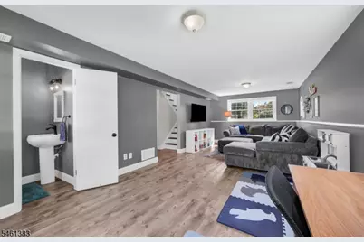 137 Hollywood Ave, Fairfield, NJ 07004 - Photo 18