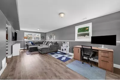137 Hollywood Ave, Fairfield, NJ 07004 - Photo 20