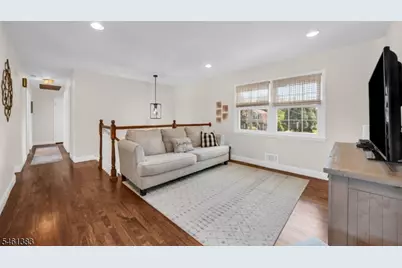 137 Hollywood Ave, Fairfield, NJ 07004 - Photo 4