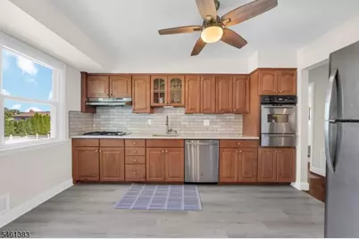137 Hollywood Ave, Fairfield, NJ 07004 - Photo 10