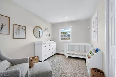 137 Hollywood Ave, Fairfield, NJ 07004 - Photo 16