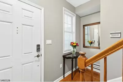 402 Donato Cir, Scotch Plains Township, NJ 07076 - Photo 4