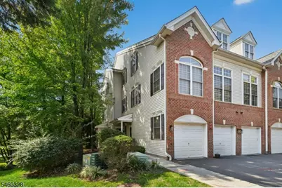 402 Donato Cir, Scotch Plains Township, NJ 07076 - Photo 2