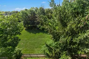 402 Donato Cir, Scotch Plains Township, NJ 07076 - Photo 22