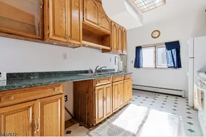 28 Perry St, Belleville, NJ 07109 - Photo 10