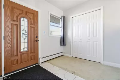 28 Perry St, Belleville, NJ 07109 - Photo 4