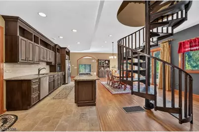 8 Springhill Road, Franklin Township, NJ 08801 - Photo 18