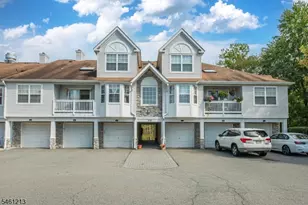 3 Autumn Ct, Roxbury Township, NJ 07852 - Photo 2
