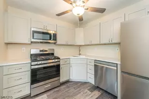 3 Autumn Ct, Roxbury Township, NJ 07852 - Photo 8