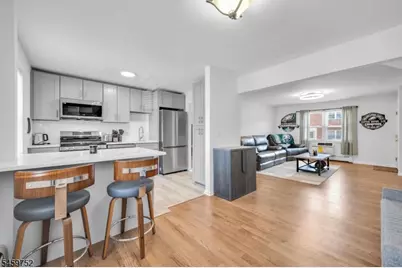 66 Knox Ter, Wayne, NJ 07470 - Photo 2