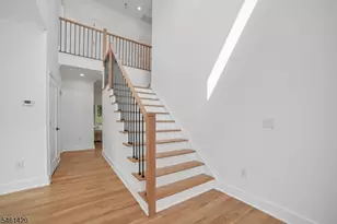 29 Spier Dr, Livingston, NJ 07039 - Photo 4