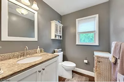 347 Chestnut Ave, South Hackensack Township, NJ 07606 - Photo 18
