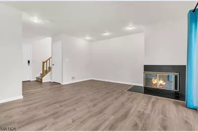 235 McAuliffe Ct, Franklin Township, NJ 08873 - Photo 6