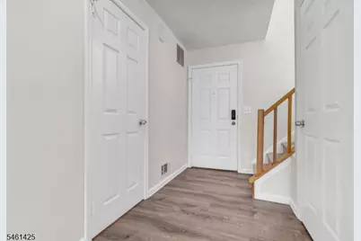 235 McAuliffe Ct, Franklin Township, NJ 08873 - Photo 4