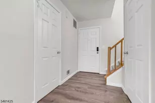 235 McAuliffe Ct, Franklin Township, NJ 08873 - Photo 4