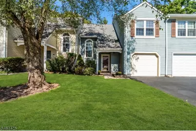 235 McAuliffe Ct, Franklin Township, NJ 08873 - Photo 2