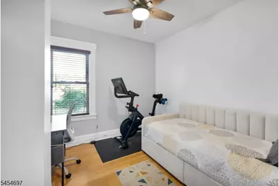 20 Twain Pl, Clifton, NJ 07013 - Photo 16