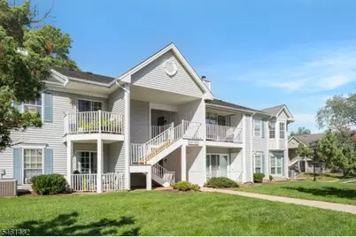 3910 Graham Ct, Bridgewater, NJ 08807 - Photo 4
