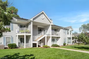 3910 Graham Ct, Bridgewater, NJ 08807 - Photo 4