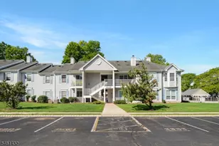 3910 Graham Ct, Bridgewater, NJ 08807 - Photo 2