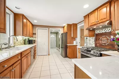14 Wayland Dr, Verona, NJ 07044 - Photo 10
