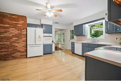 36 Cora Ln, Chester, NJ 07930 - Photo 8