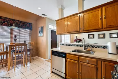 40 Champlain Way, Franklin Township, NJ 08823 - Photo 18
