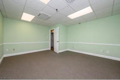 727 Raritan Rd, Clark Township, NJ 07066 - Photo 2