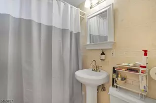 73 Burnside Pl, Wanaque, NJ 07420 - Photo 10