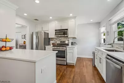 2105 Maple View Ct, Scotch Plains Township, NJ 07076 - Photo 16