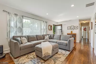 2105 Maple View Ct, Scotch Plains Township, NJ 07076 - Photo 8