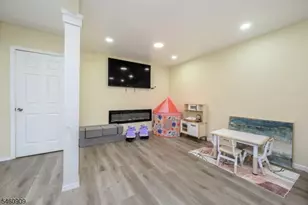 112 Valerie Dr, Manville, NJ 08835 - Photo 22