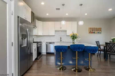 112 Valerie Dr, Manville, NJ 08835 - Photo 8