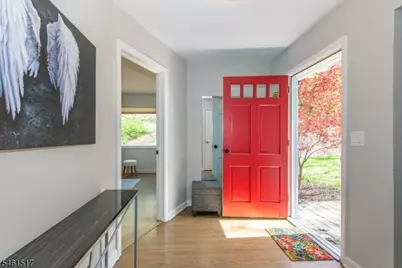 4 Molly Stark Dr, Morris Township, NJ 07960 - Photo 2