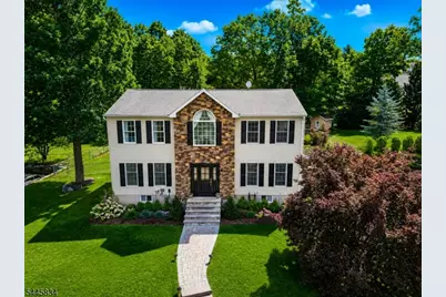 8 Cross Oak Ln, West Milford, NJ 07480 - Photo 2