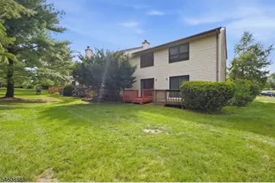 126 Locust Ct, Raritan Township, NJ 08822 - Photo 14