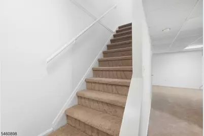 126 Locust Ct, Raritan Township, NJ 08822 - Photo 20
