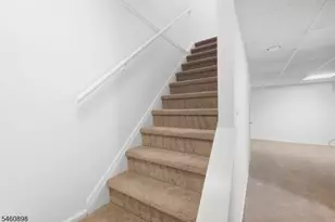 126 Locust Ct, Raritan Township, NJ 08822 - Photo 20