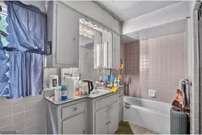 821 S 10th St, Newark, NJ 07108 - Photo 8